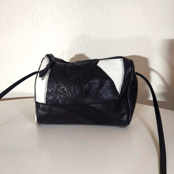 Black & White Leather Patchwork Crossbody Bag - Picture 3 of 12